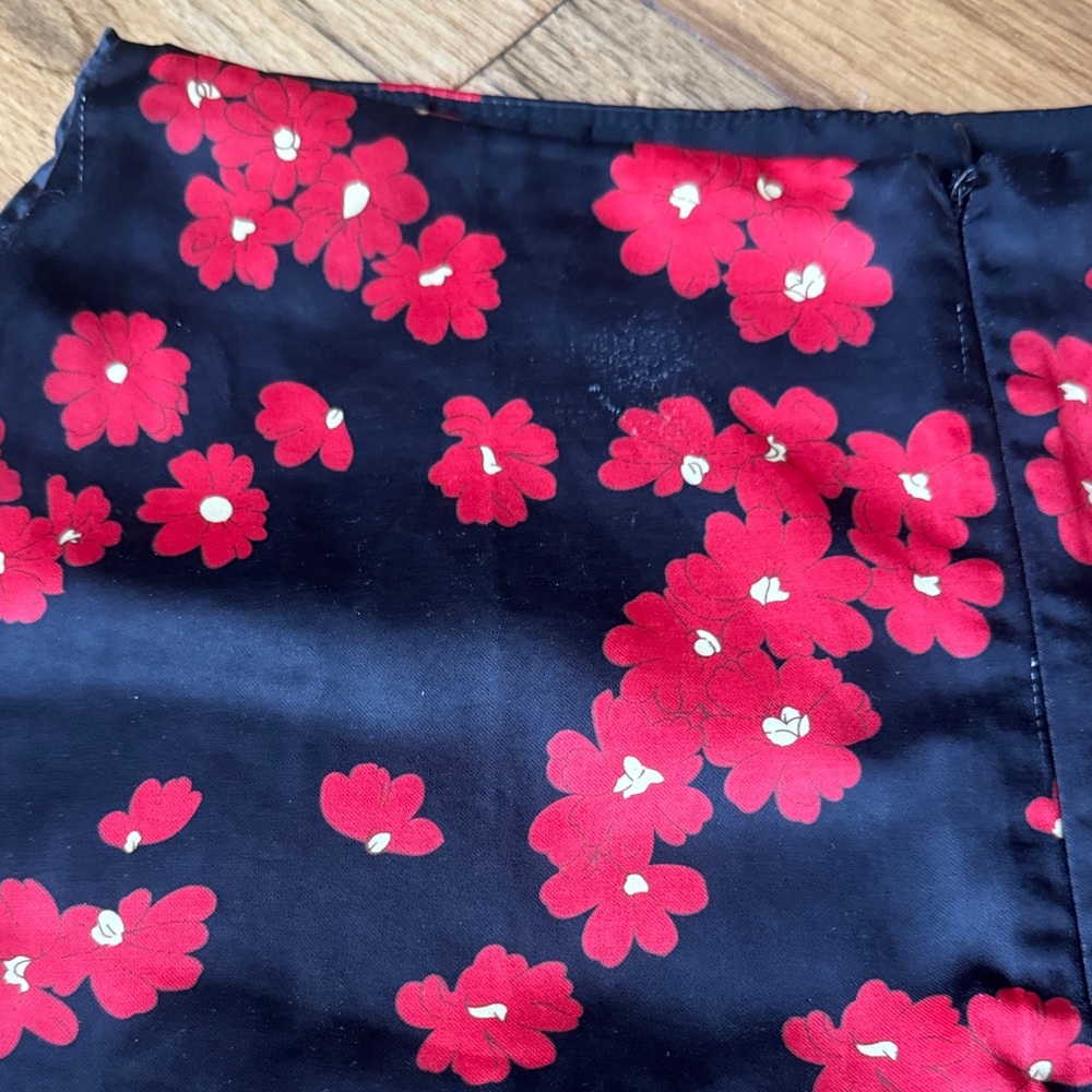 White Fox Boutique Black and Red Floral Mini Skirt - Picture 3 of 4